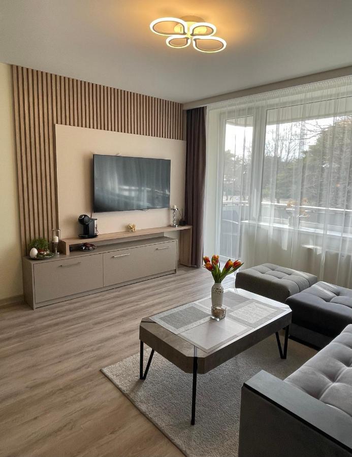 Alintoma Holiday Apartment Паланга Экстерьер фото